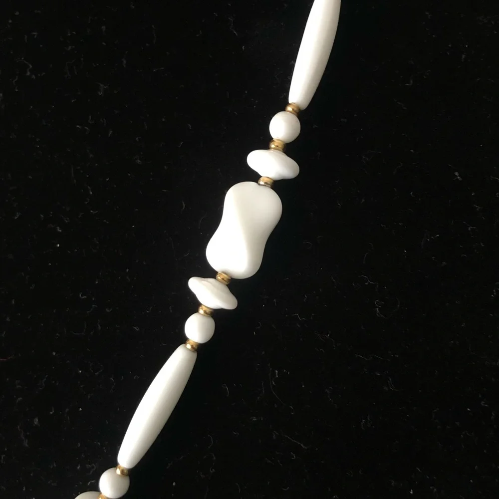 Rare Milk Glass Art Deco Necklace vintage-Antique stunning jewellery collector - Picture 5 of 12